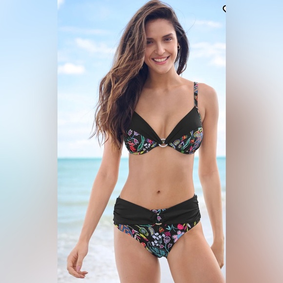 VENUS Black Bikini Top with tropical bright floral design size D - Picture 1 of 13